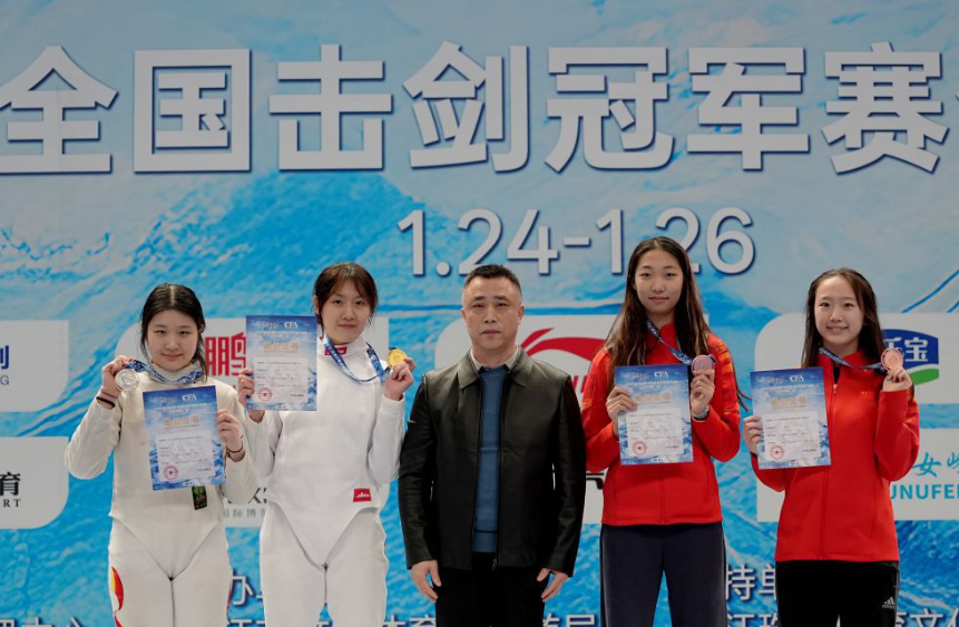 与朋友一起享受九游在线娱乐